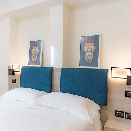 Carizza Rooms Pozzallo Bagian luar foto