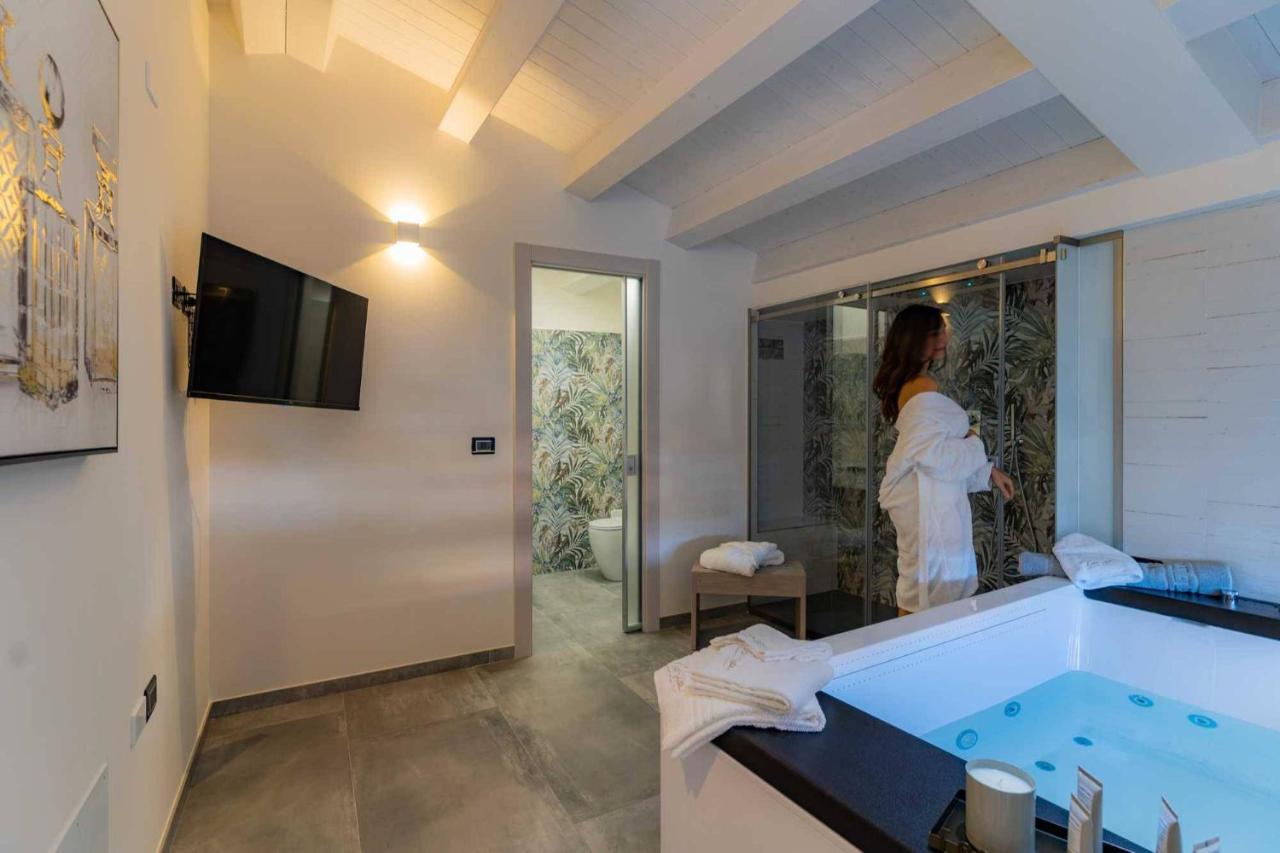 Carizza Rooms Pozzallo Bagian luar foto