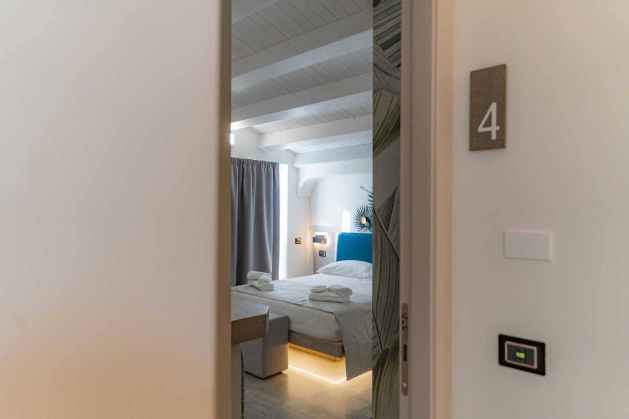 Carizza Rooms Pozzallo Bagian luar foto