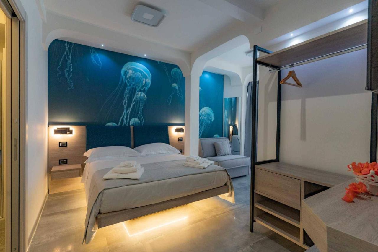 Carizza Rooms Pozzallo Bagian luar foto