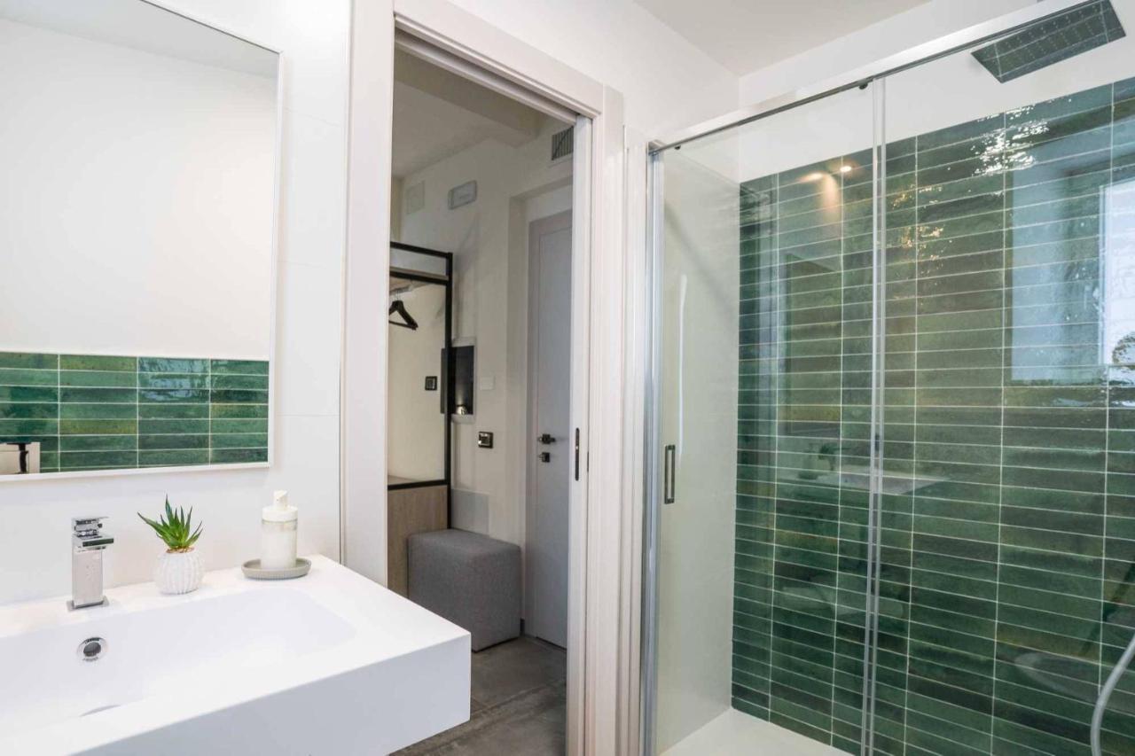 Carizza Rooms Pozzallo Bagian luar foto
